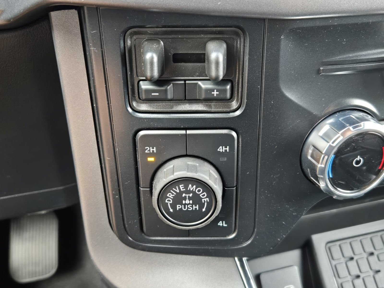 New 2026 Ford F150 XLT w/ Equipment Group 302A MID AWD/4WD image 10