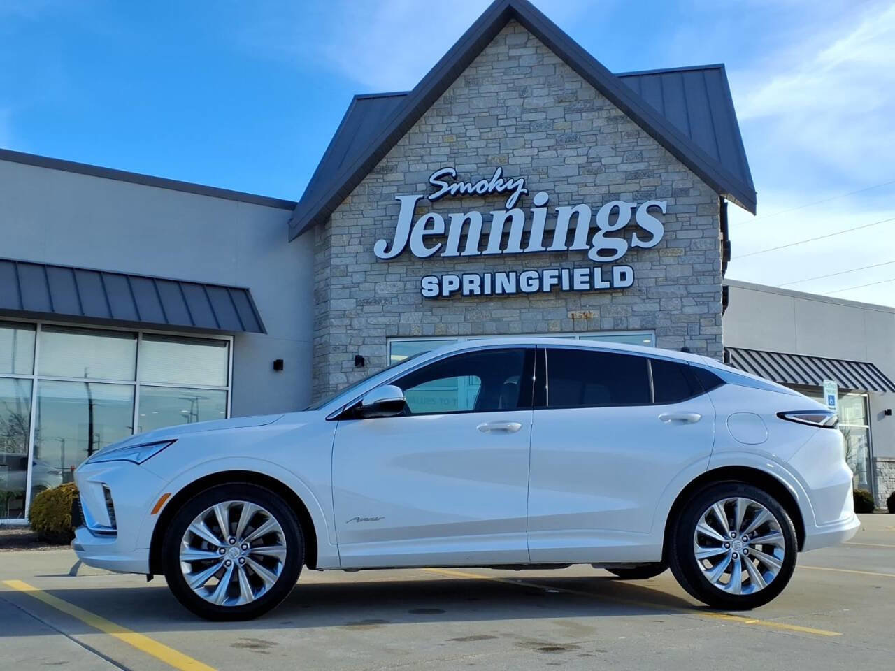 Used 2024 Buick Envista Avenir image 2