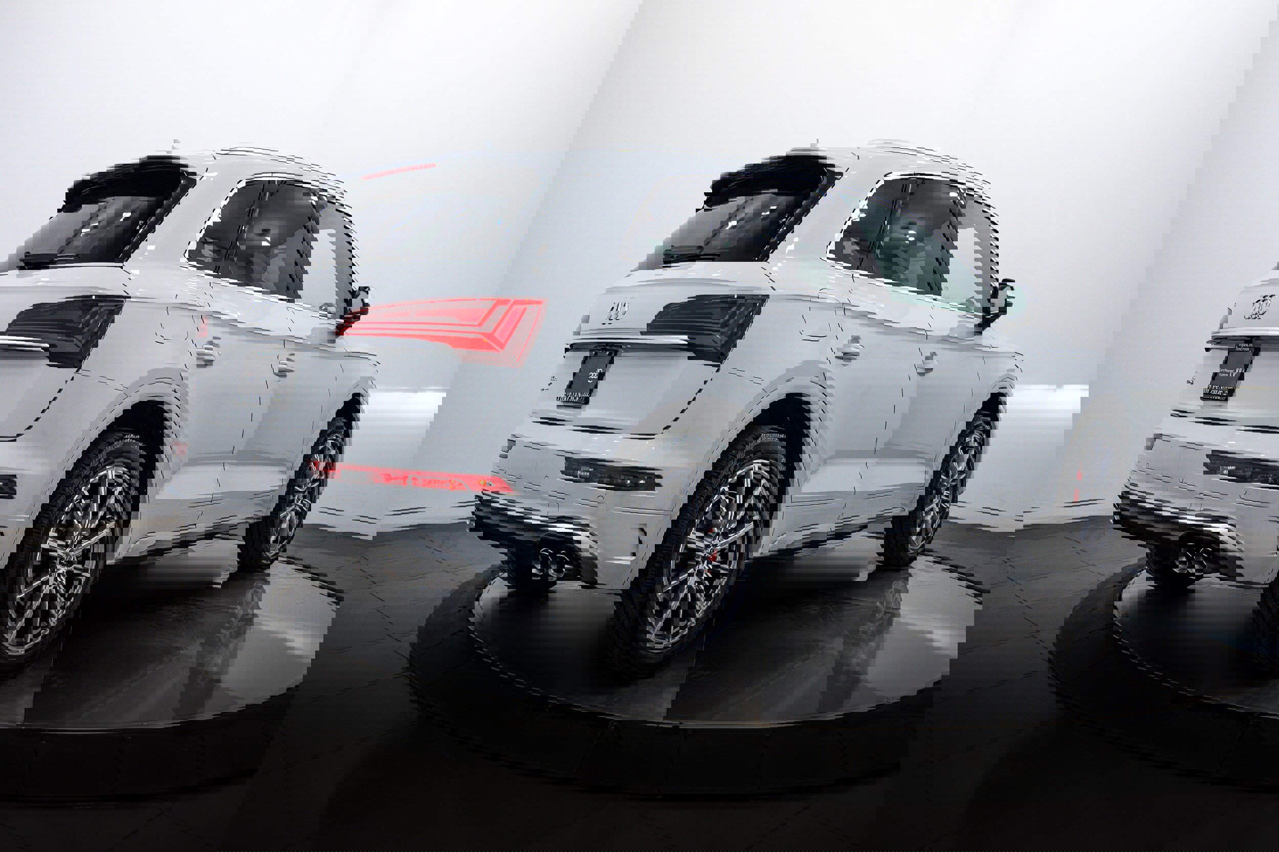 Certified 2025 Audi SQ5 Premium Plus w/ Premium Plus Package image 4