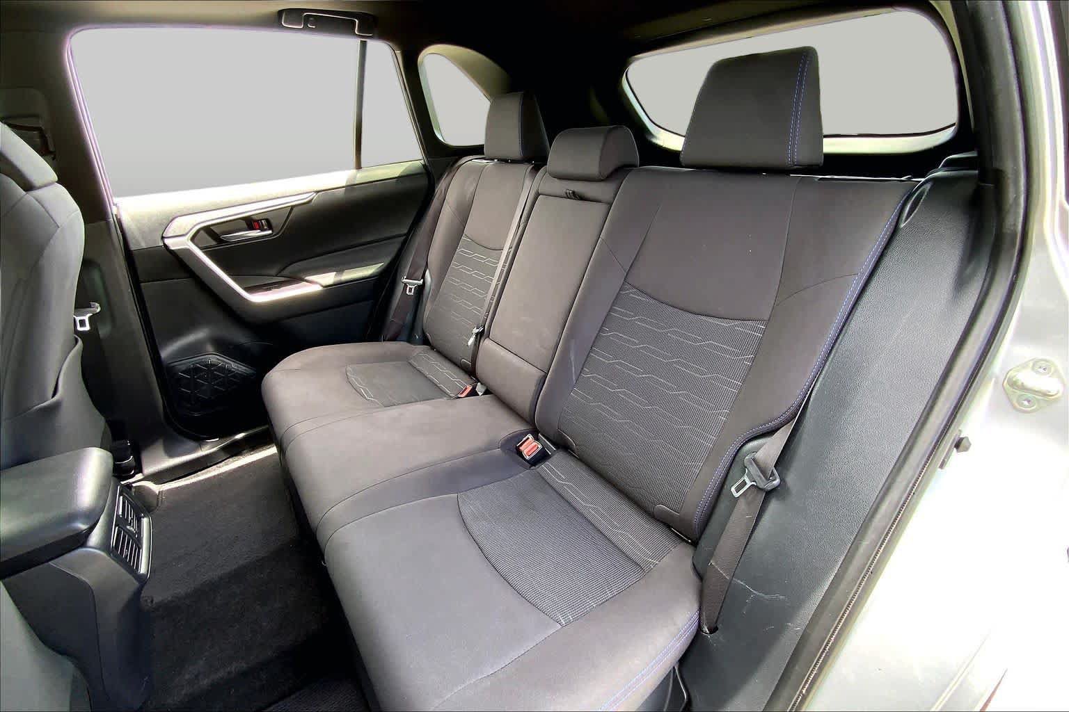 Used 2023 Toyota RAV4 SE w/ Convenience Package AWD/4WD image 20