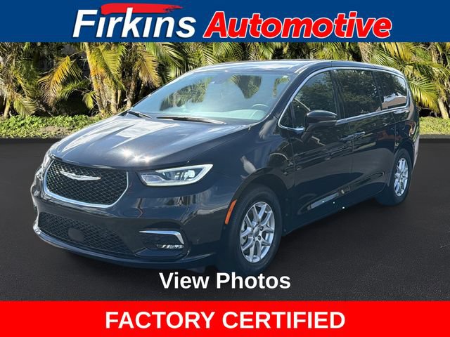 Used 2025 Chrysler Pacifica Select FWD image 1