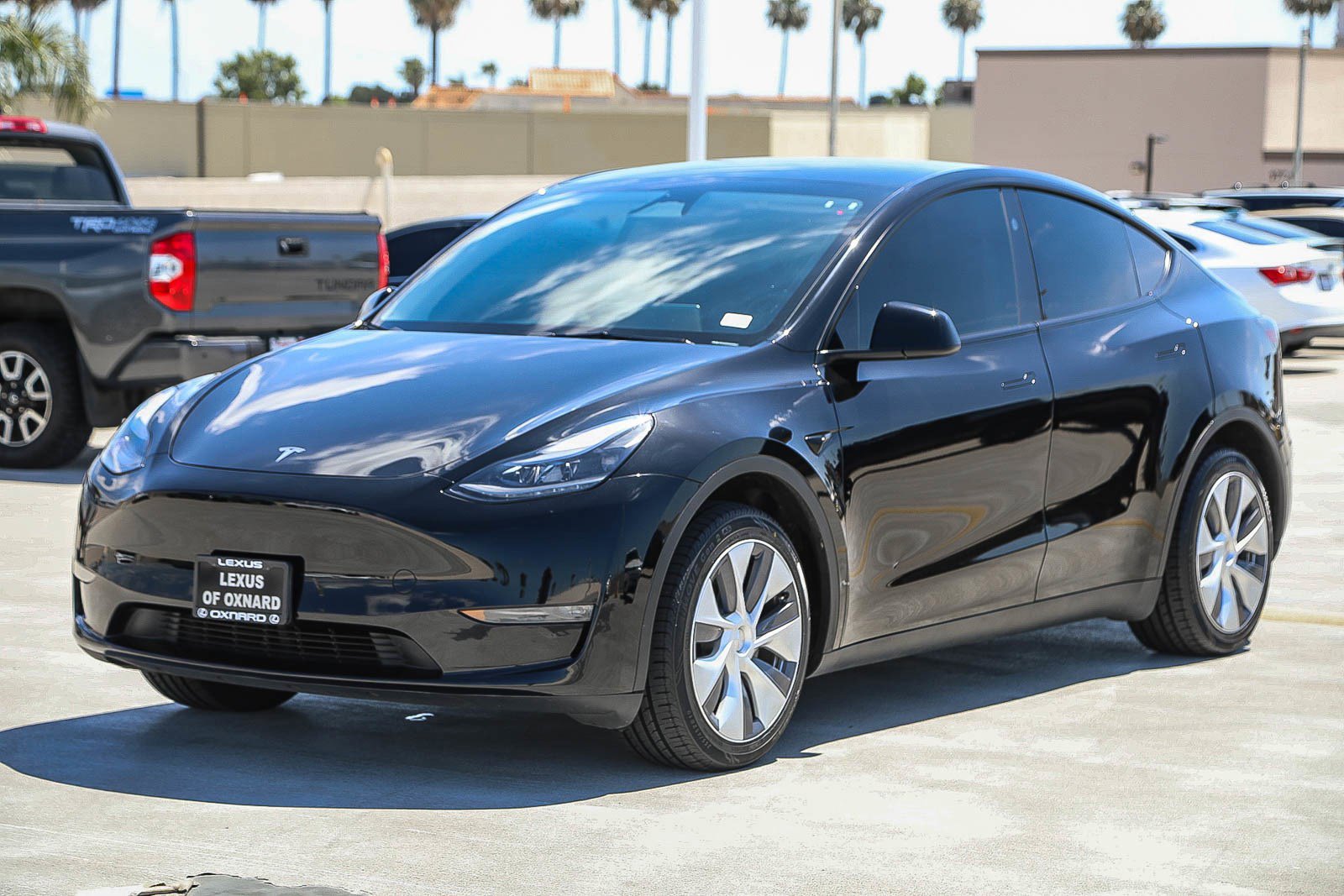 Used 2024 Tesla Model Y Long Range AWD/4WD image 3