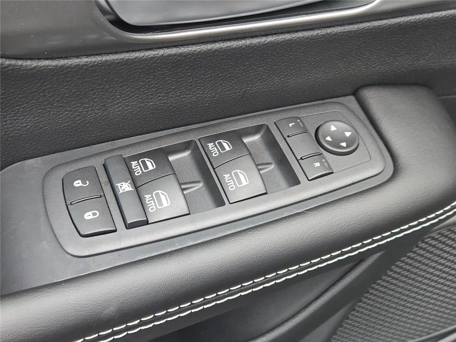 New 2026 Chrysler Voyager LX image 22