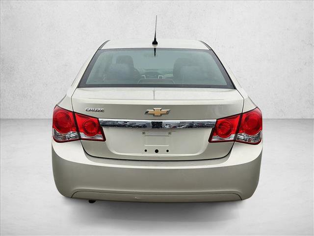 Used 2013 Chevrolet Cruze LS image 6