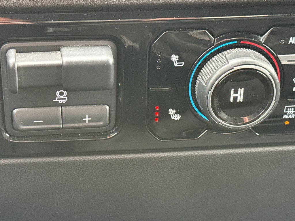 Used 2025 Chevrolet Silverado 1500 LT image 39