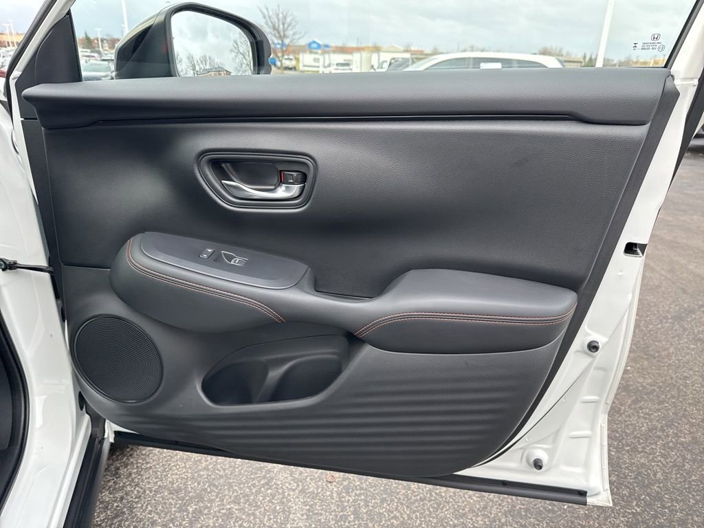 Certified 2025 Honda HR-V Sport image 37