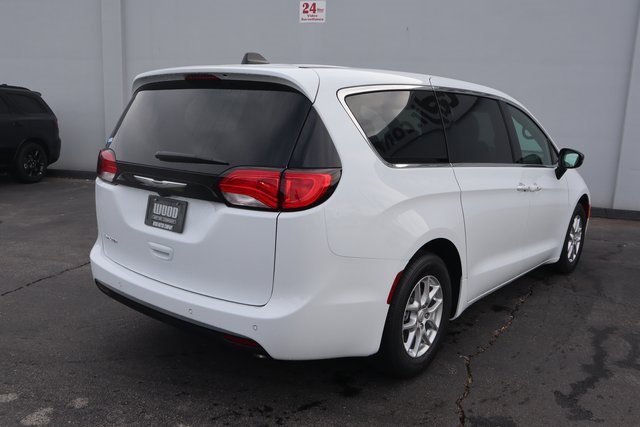 New 2026 Chrysler Voyager LX image 22