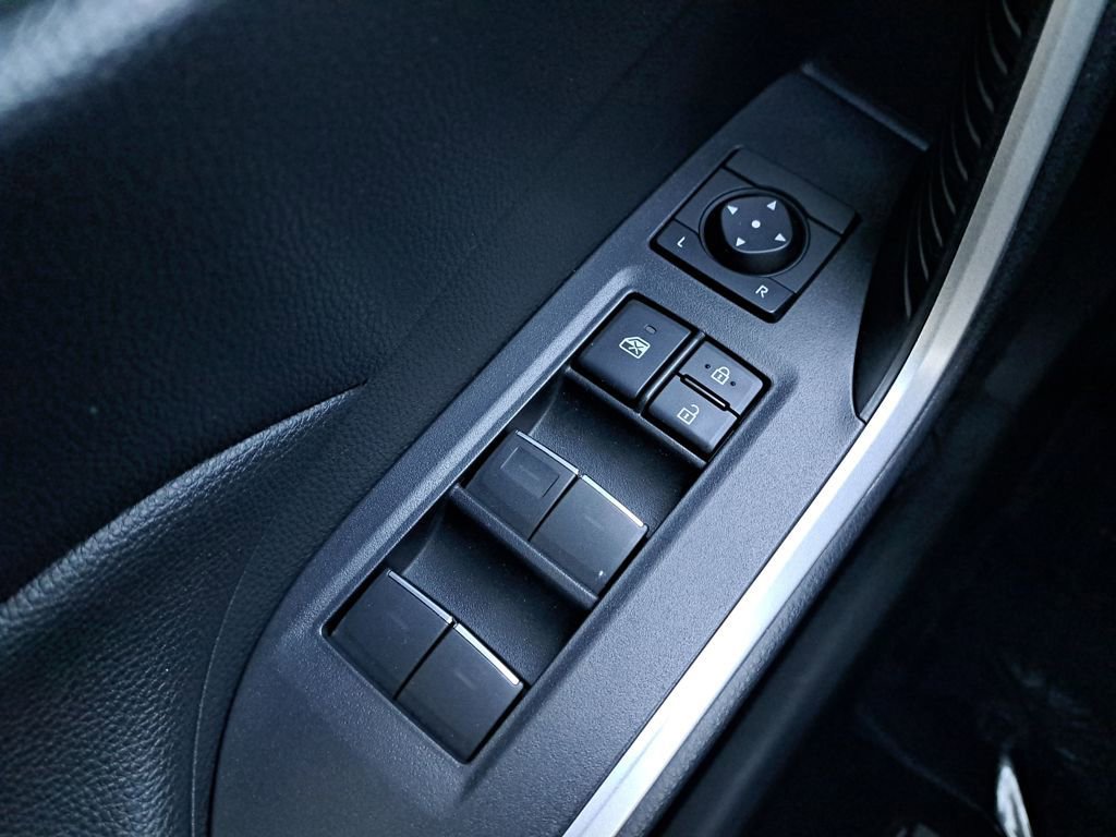 Used 2023 Toyota RAV4 SE image 26