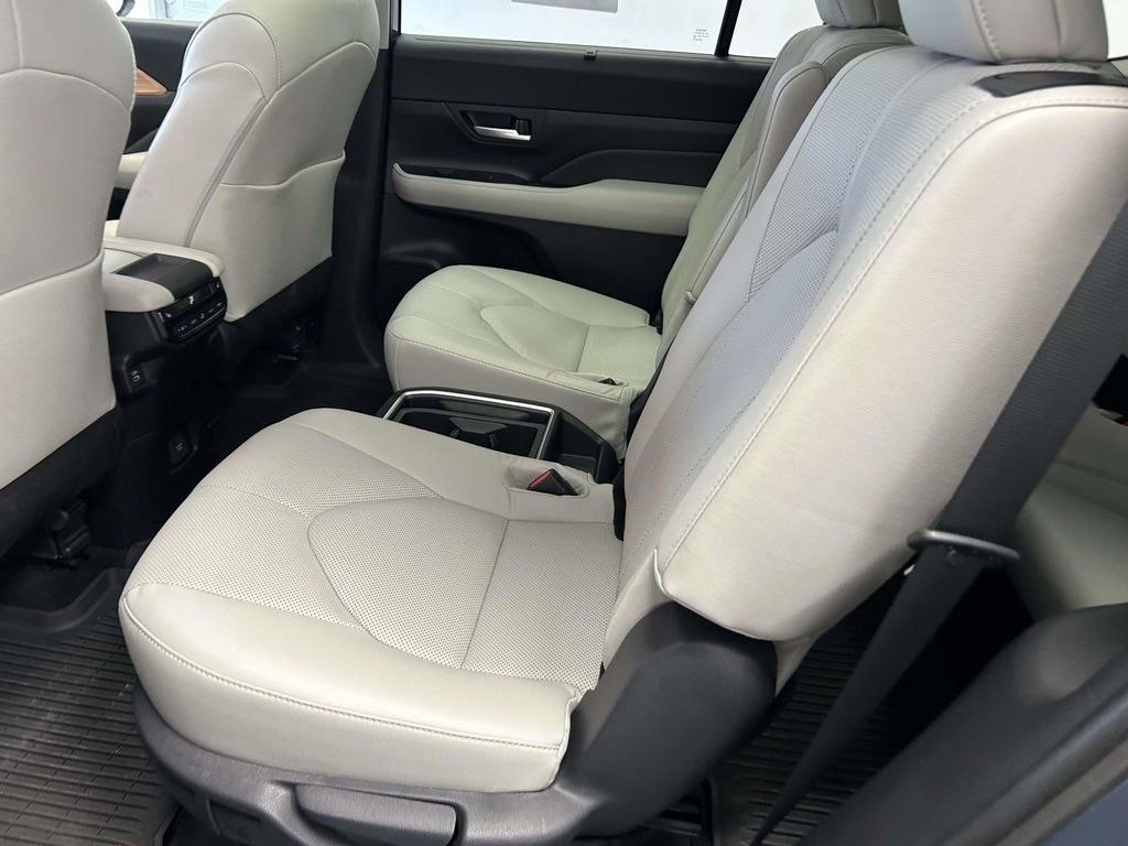 Certified 2026 Toyota Grand Highlander FWD image 16