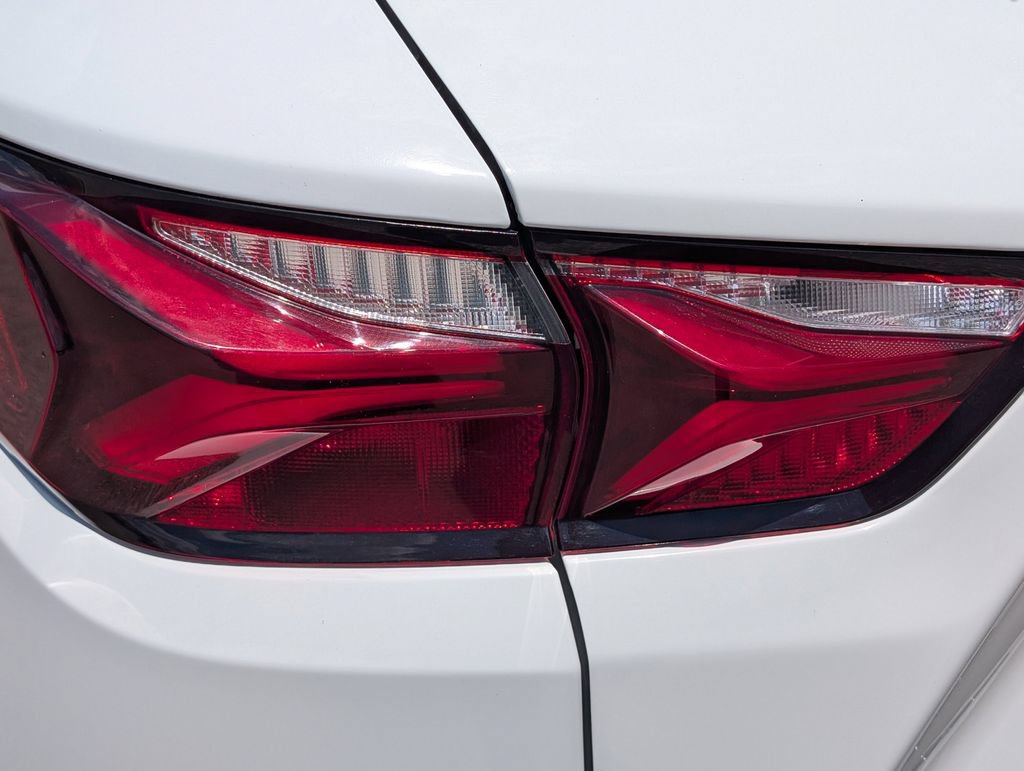 Used 2019 Chevrolet Blazer LT w/ Sun and Wheels Package FWD image 13