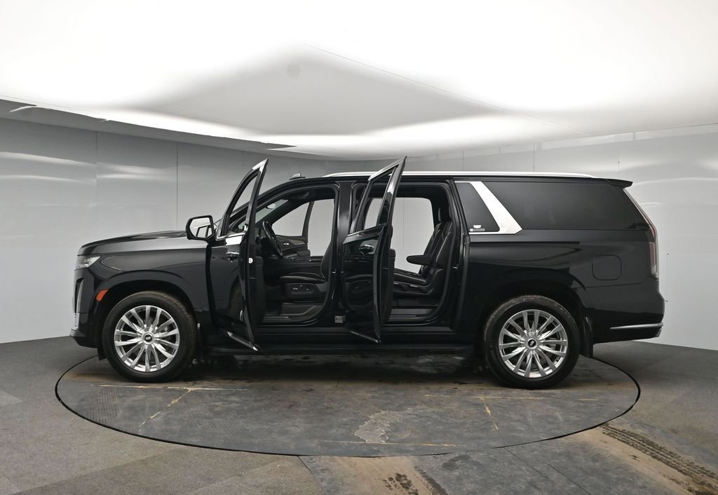Used 2023 Cadillac Escalade ESV Premium Luxury image 50