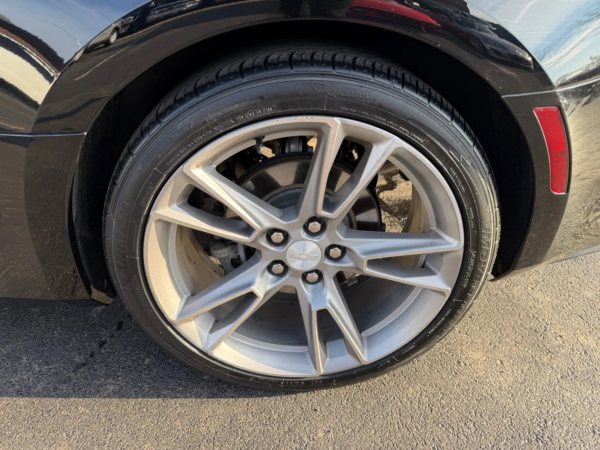 Used 2021 Chevrolet Camaro LT w/ RS Package image 40