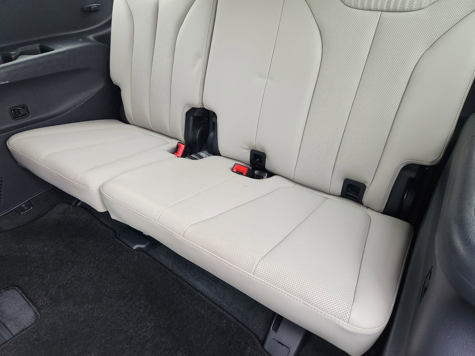 Used 2023 Hyundai Palisade Calligraphy image 36