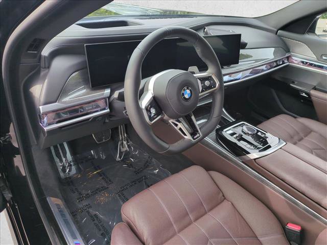 Used 2024 BMW 760i xDrive w/ Premium Package 2 AWD/4WD image 10