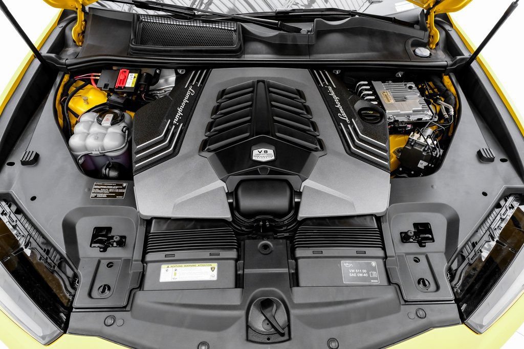 Used 2022 Lamborghini Urus AWD/4WD image 44