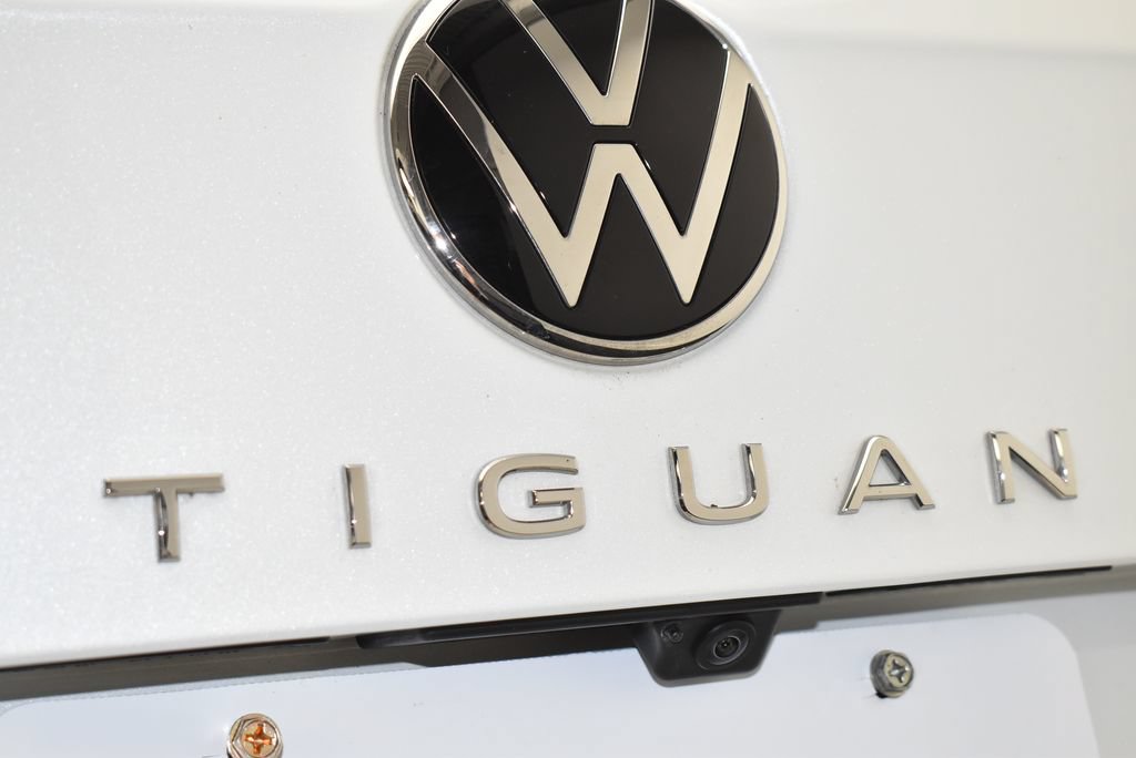 Used 2024 Volkswagen Tiguan SEL R-Line AWD/4WD image 10