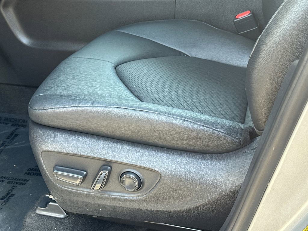 Used 2025 Toyota Grand Highlander XLE image 21