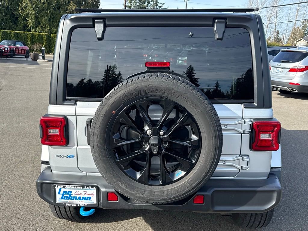 Used 2022 Jeep Wrangler Unlimited Sahara w/ Cold Weather Group image 4