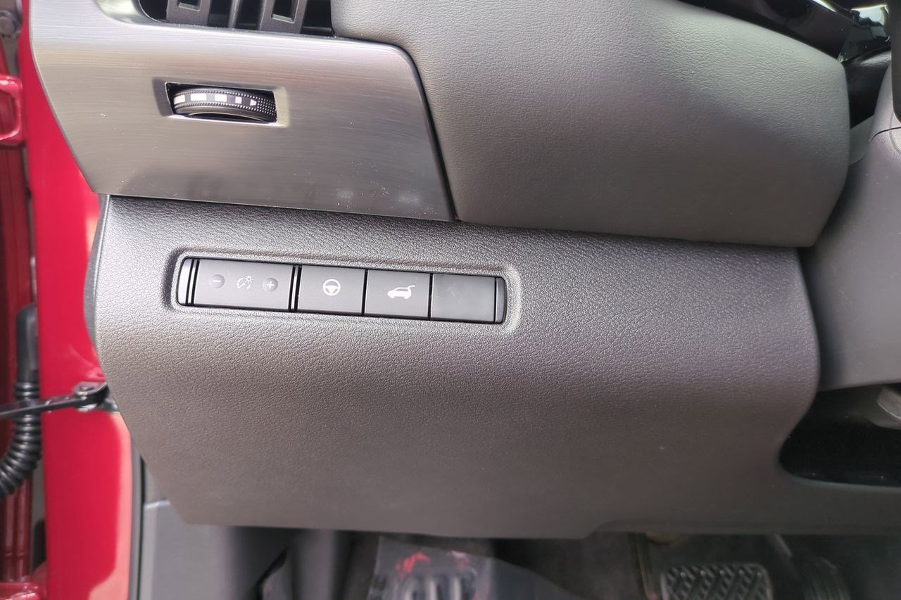 New 2026 Nissan Pathfinder SL w/ SL Premium Package FWD image 18
