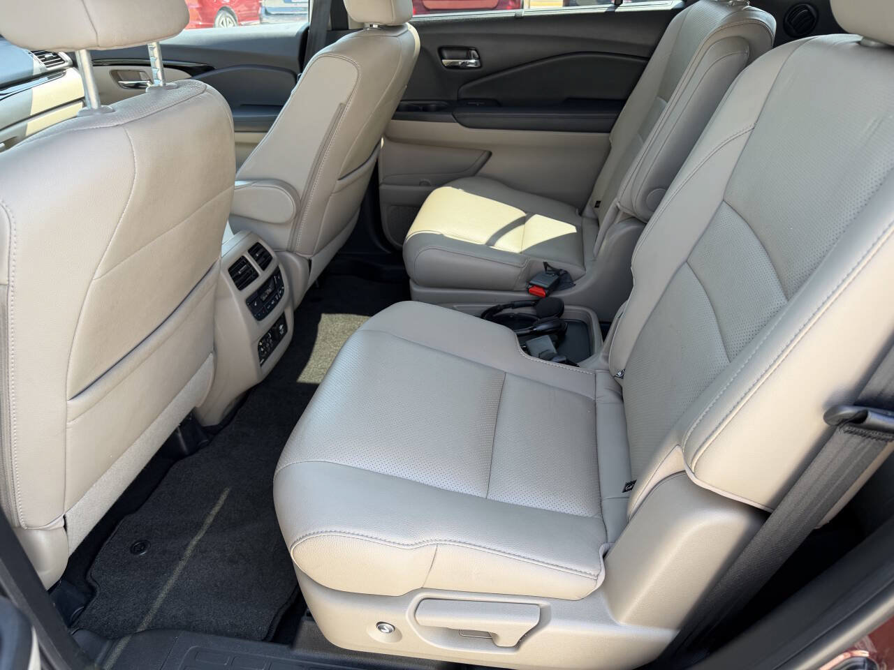 Used 2016 Honda Pilot Elite image 16