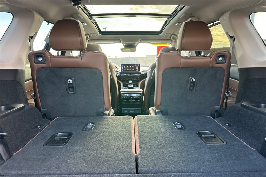 Used 2025 Acura MDX w/ Technology Package image 16