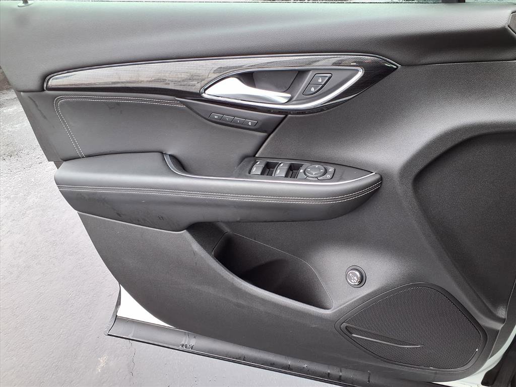 Used 2023 Buick Envision Essence w/ Sport Touring Package image 21