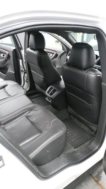 Used 2018 Ford Taurus Limited AWD/4WD image 14