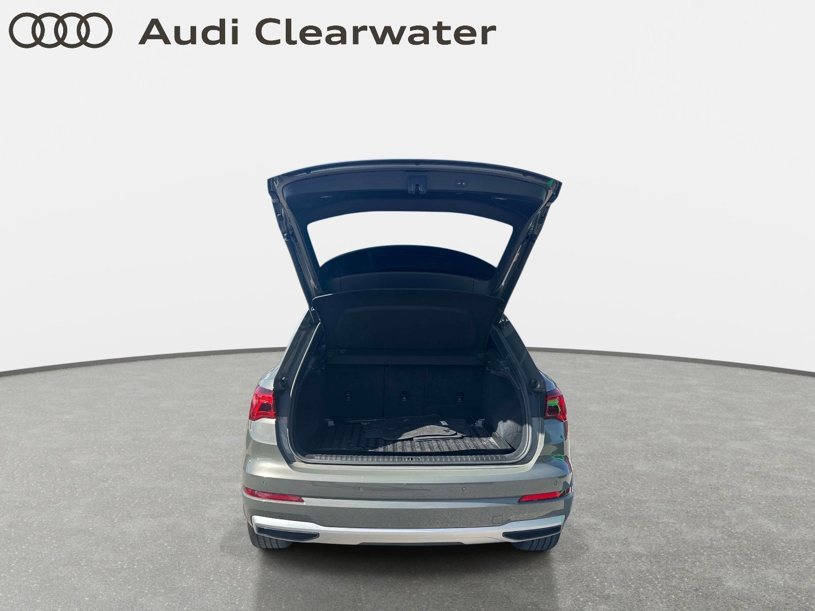 Used 2020 Audi Q3 2.0T Premium Plus w/ Premium Plus Package AWD/4WD image 10