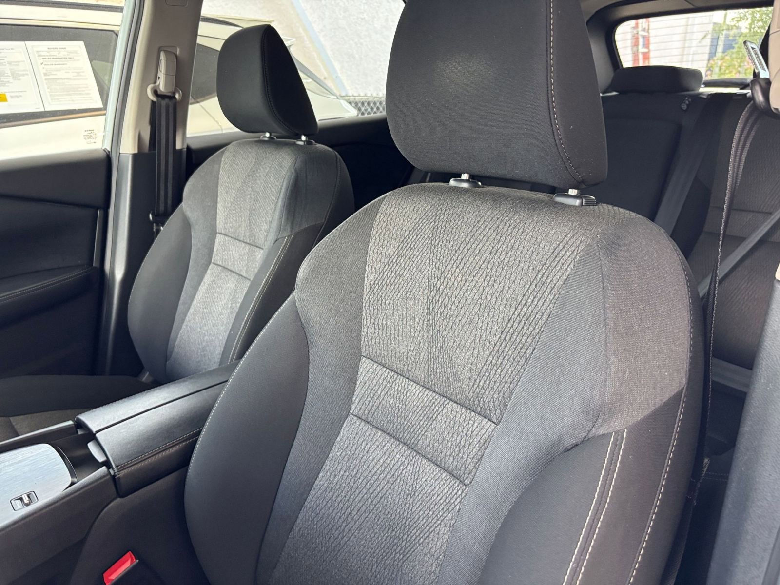 Used 2025 Nissan Rogue SV FWD image 37
