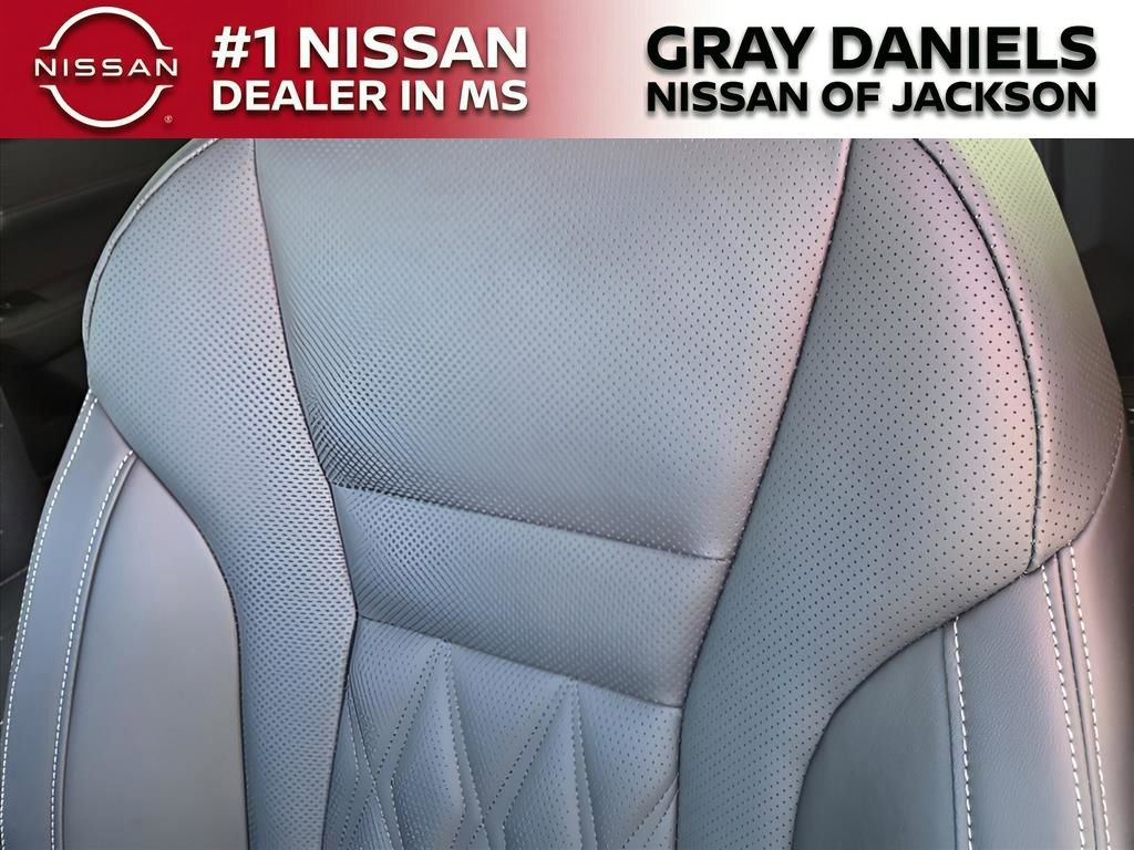 New 2026 Nissan Rogue Platinum w/ Platinum Premium Package image 13