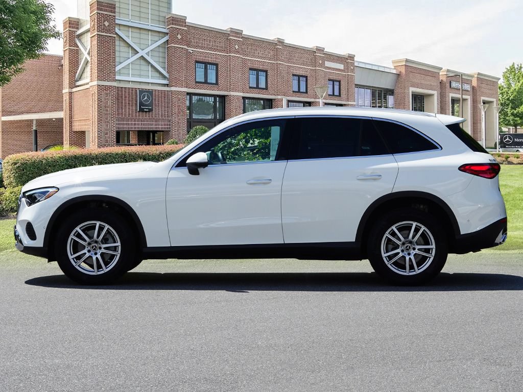 Used 2025 Mercedes-Benz GLC 300 4MATIC image 8