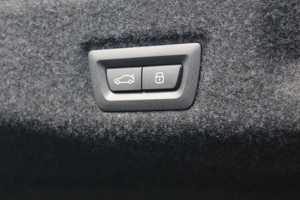 New 2027 BMW 550e xDrive AWD/4WD image 8