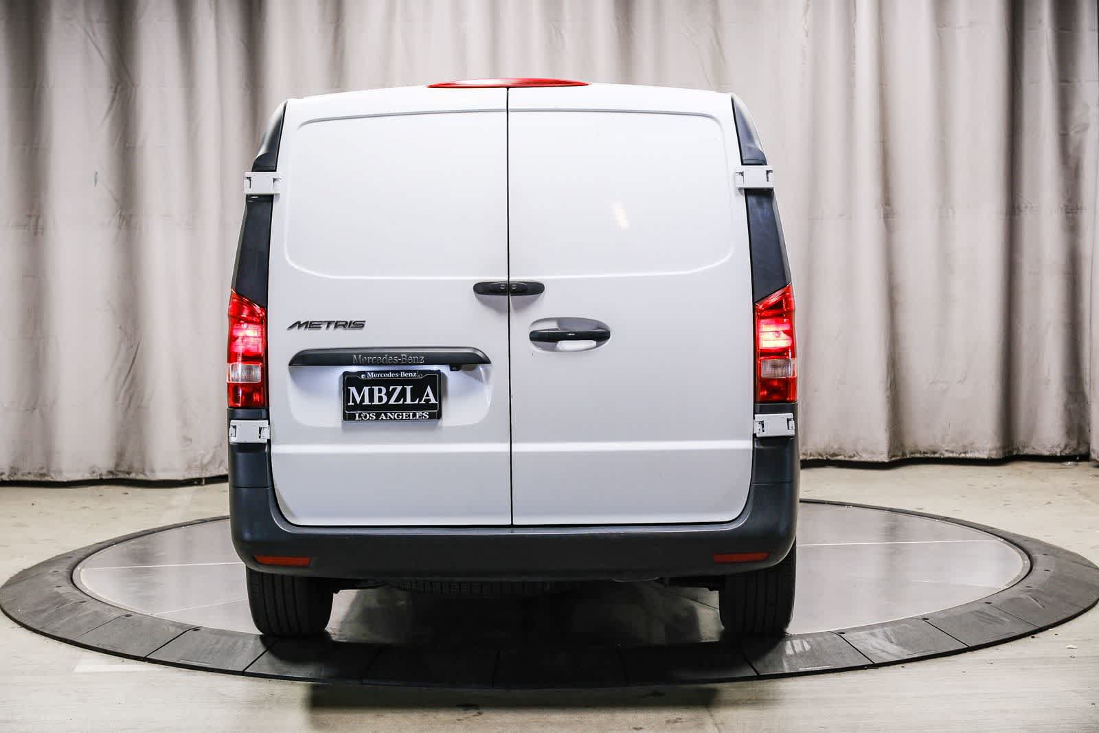 Used 2021 Mercedes-Benz Metris image 3