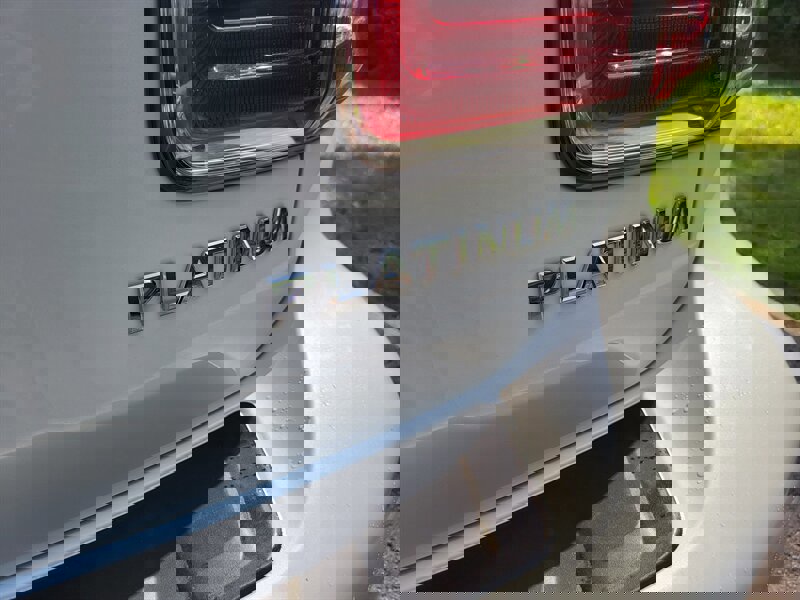 Used 2017 Nissan Armada Platinum image 29