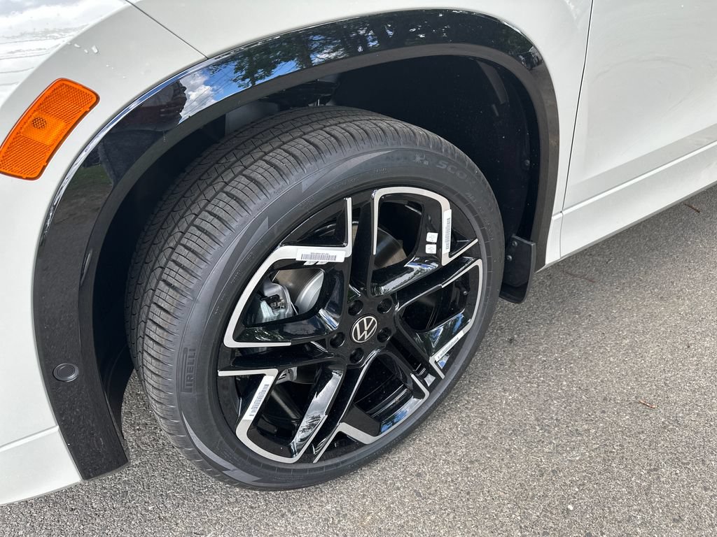 New 2026 Volkswagen Tiguan SEL R-Line AWD/4WD image 7