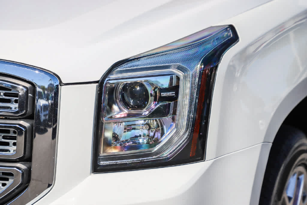 Used 2018 GMC Yukon XL SLT w/ Open Road Package RWD image 8