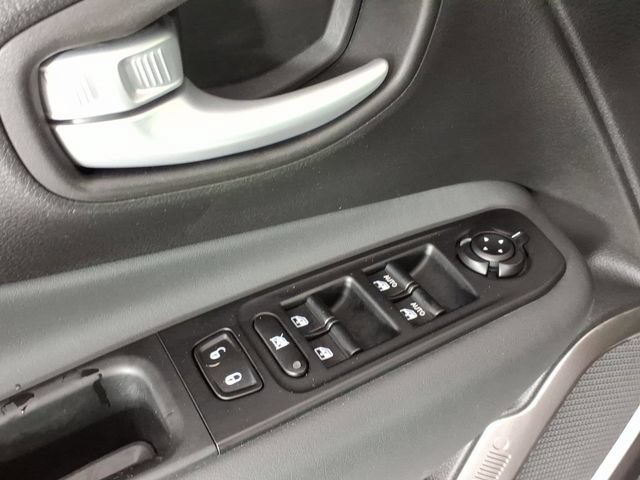 Used 2023 Jeep Renegade Limited AWD/4WD image 16
