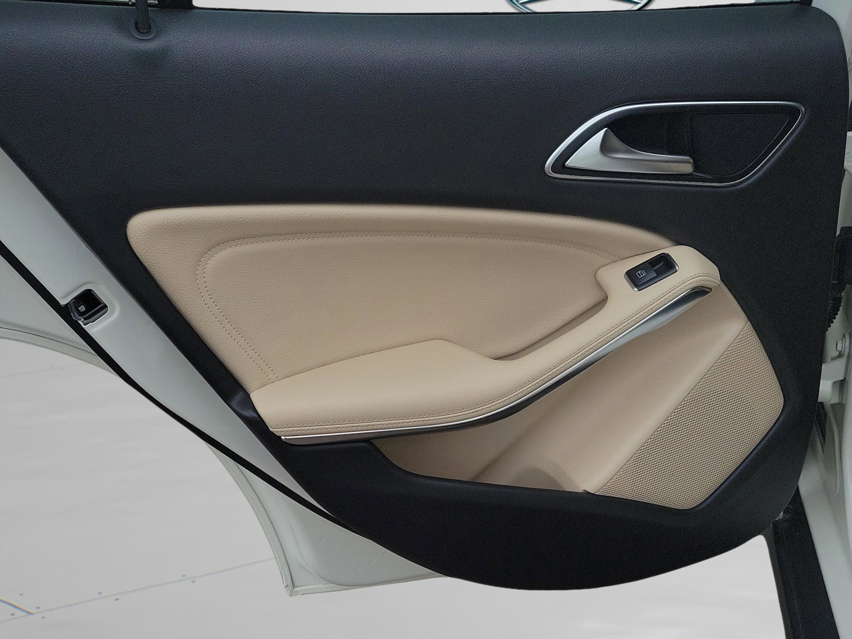 Certified 2018 Mercedes-Benz GLA 250 image 11