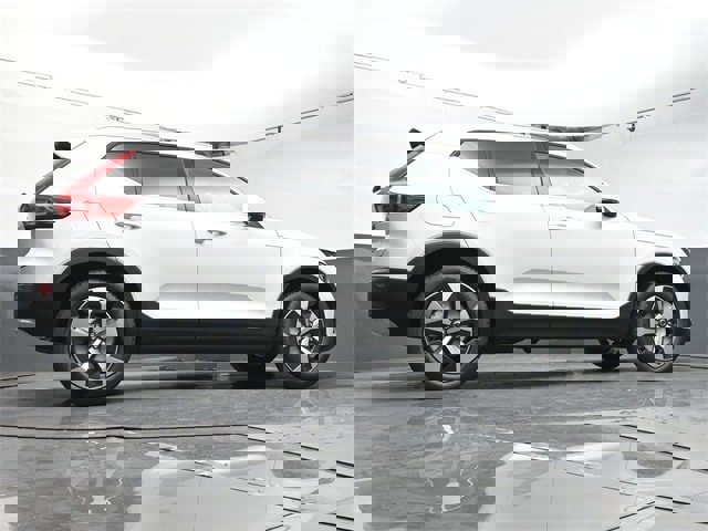 New 2025 Volvo XC40 B5 Plus w/ Protection Package Premier image 41