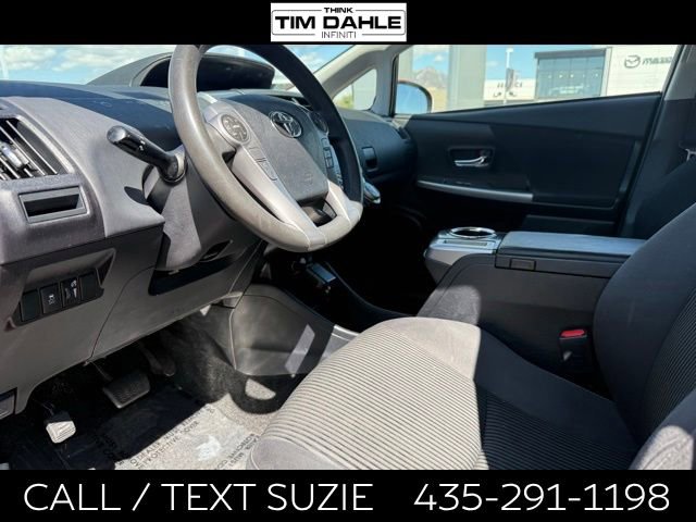 Used 2017 Toyota Prius V Three image 10