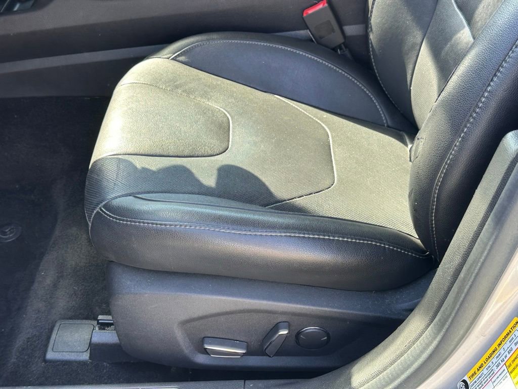Used 2016 Ford Fusion Titanium image 12
