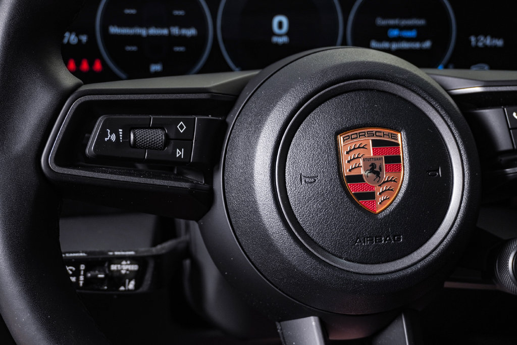 Certified 2025 Porsche Taycan AWD/4WD image 20