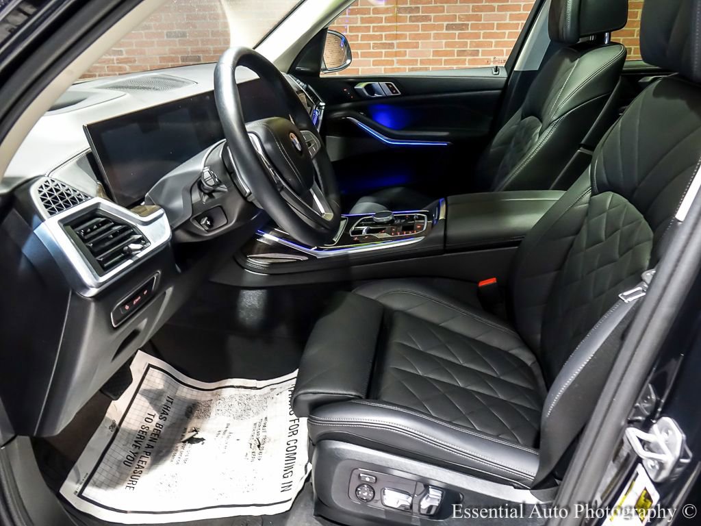 Used 2025 BMW X7 xDrive40i w/ Premium Package image 12
