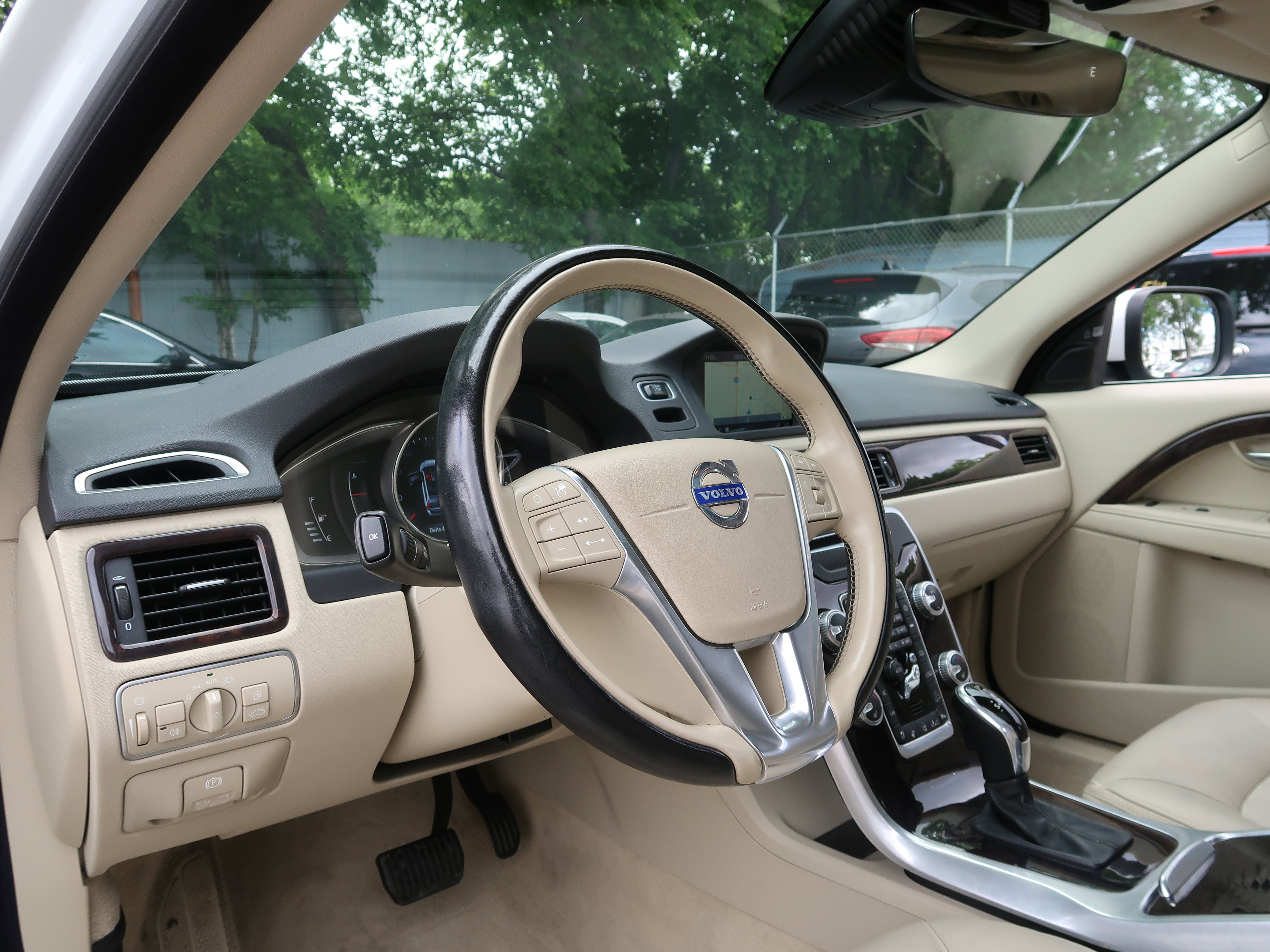 Used 2015 Volvo XC70 T6 Platinum w/ Climate Package AWD/4WD image 28