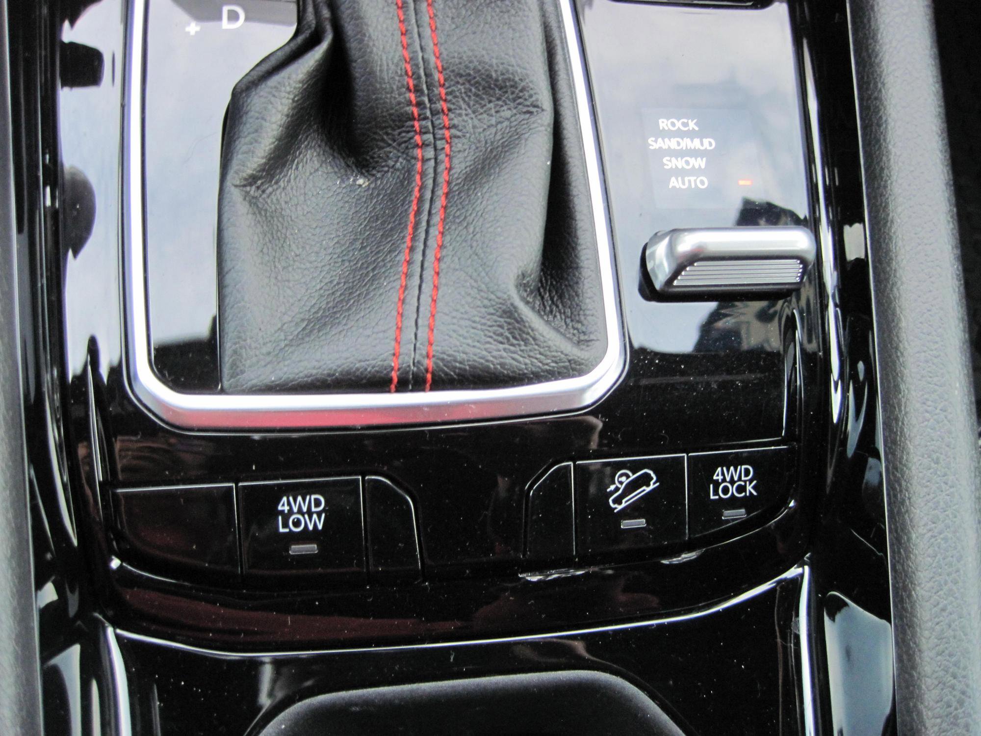 Used 2023 Jeep Compass Trailhawk image 18