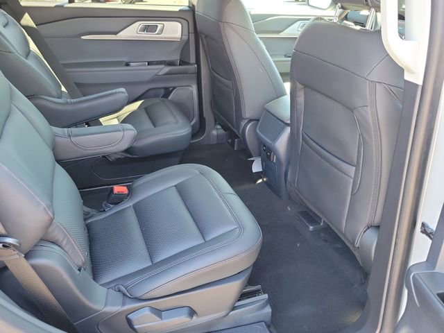 Used 2025 Ford Explorer Active RWD image 18