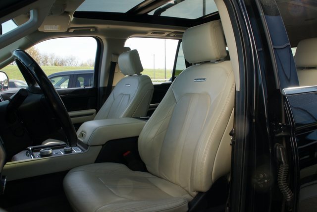 Used 2020 Ford Expedition Platinum image 17