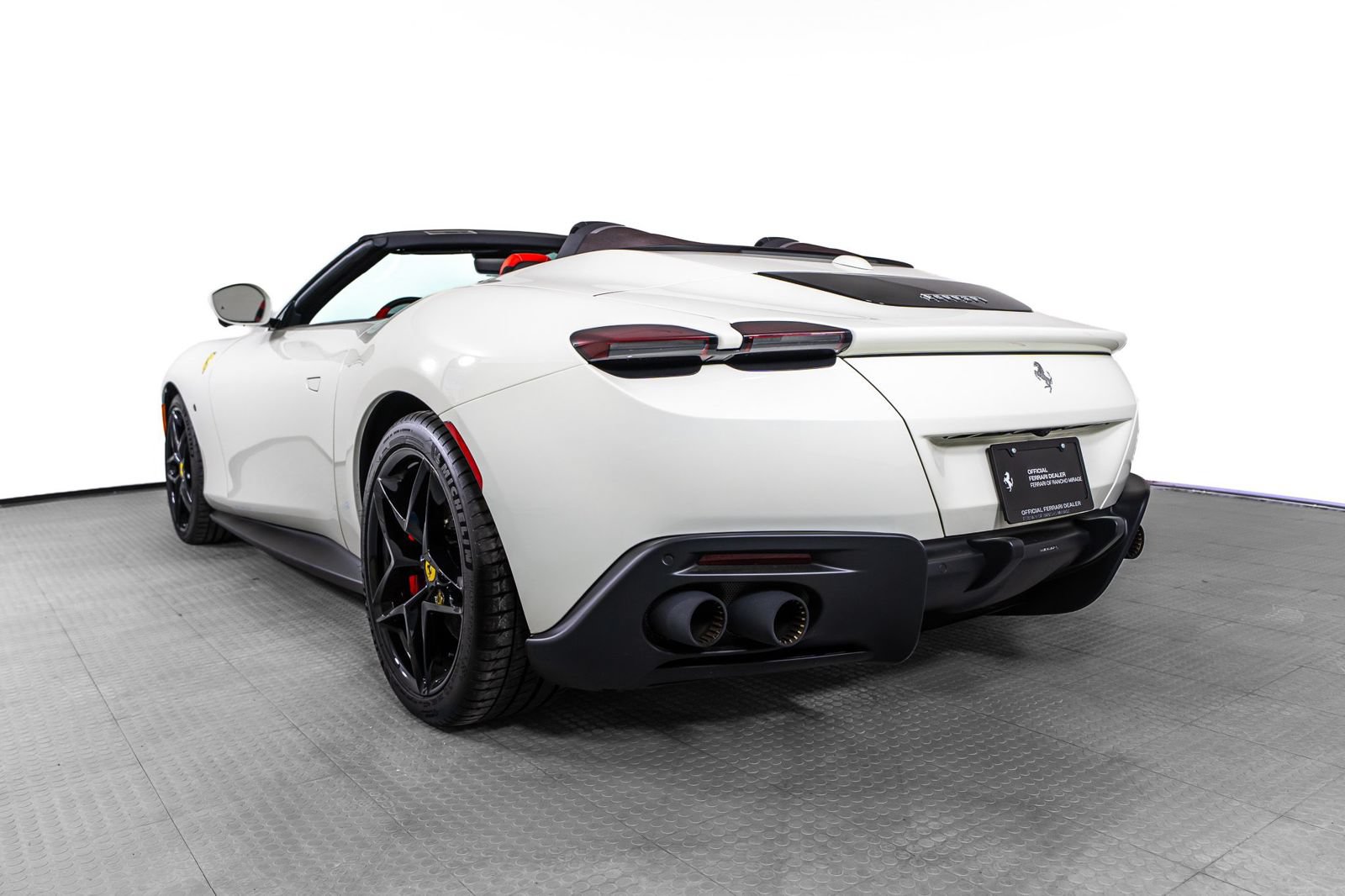 Certified 2025 Ferrari Roma Spider RWD image 3