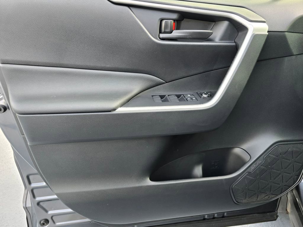 Used 2023 Toyota RAV4 LE image 22
