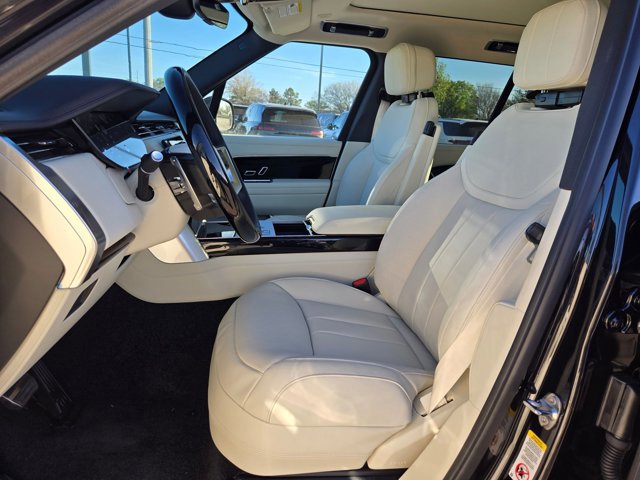New 2026 Land Rover Range Rover SE image 4